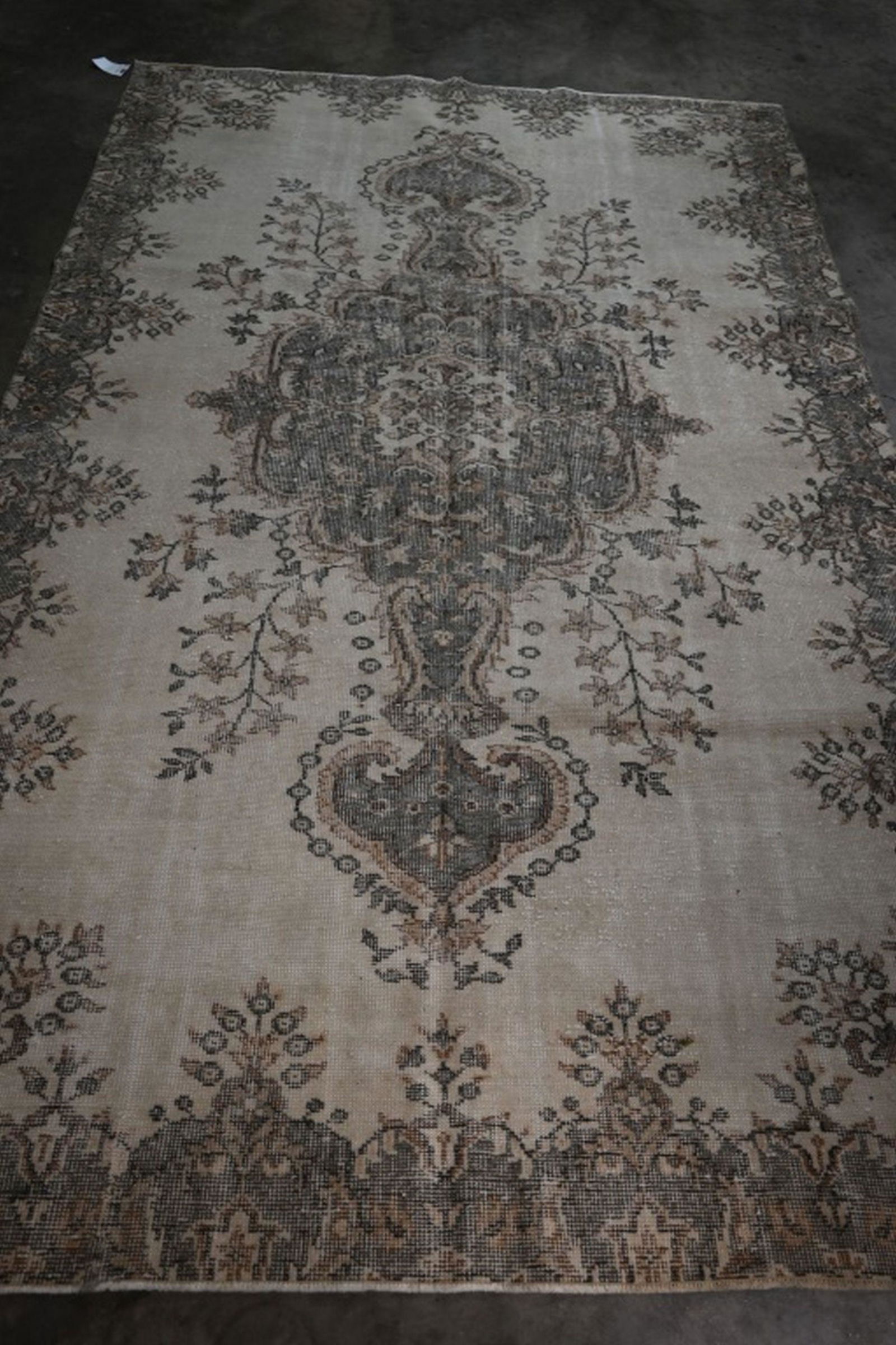 Oushak Hand Knotted Rug 5.6 x 8.10 ft: Fine Hand knotted Rug. Size: 5.6 x 8.10 ft. Retail $1600. Ready to use. Most of our rugs are semi-antique, 25-75 years old so expect some wear. Please be sure and view all pics for condition.