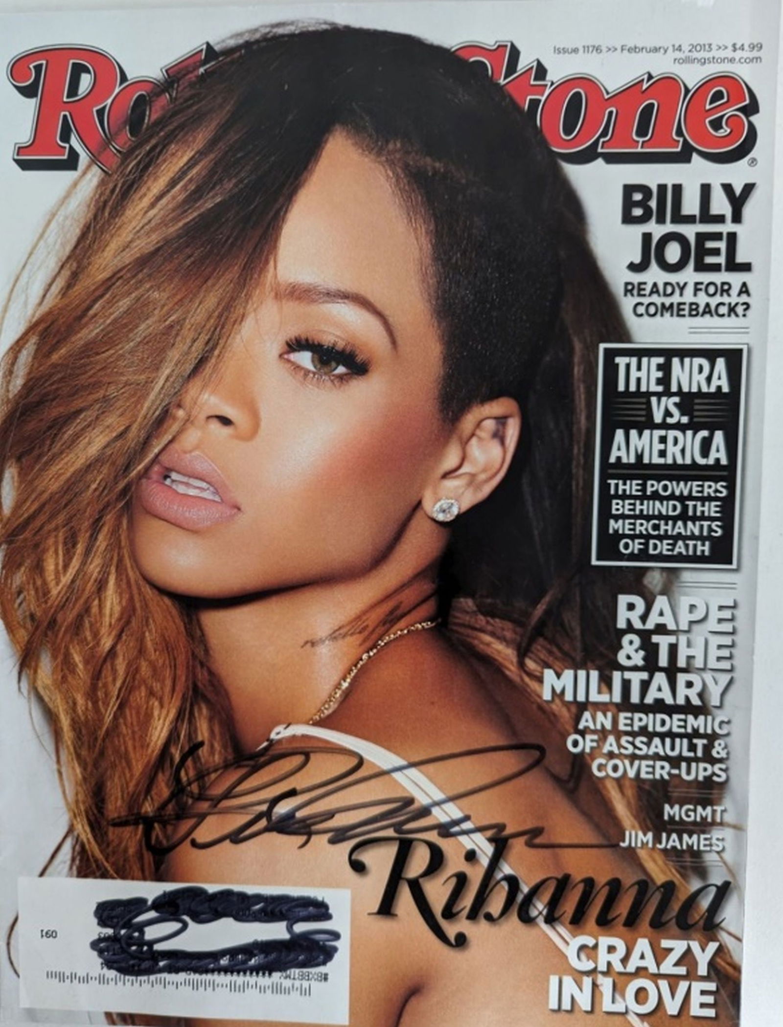 Signed Rihanna Rolling Stone Magazine COA (1 of 3)