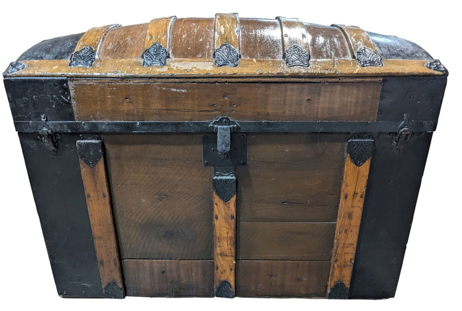 Antique Dome Top Travel Trunk 36"W: Fantastic dome top trunk from the mid to late 1800s. 30H x 36W x 20D in. Normal wear commensurate to age. Structurally very sound. Please be sure to view all photos for condition. From a fine estate i
