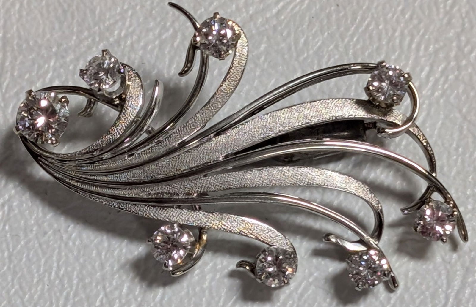 Fabulous Vintage 18K White Gold Diamond Brooch