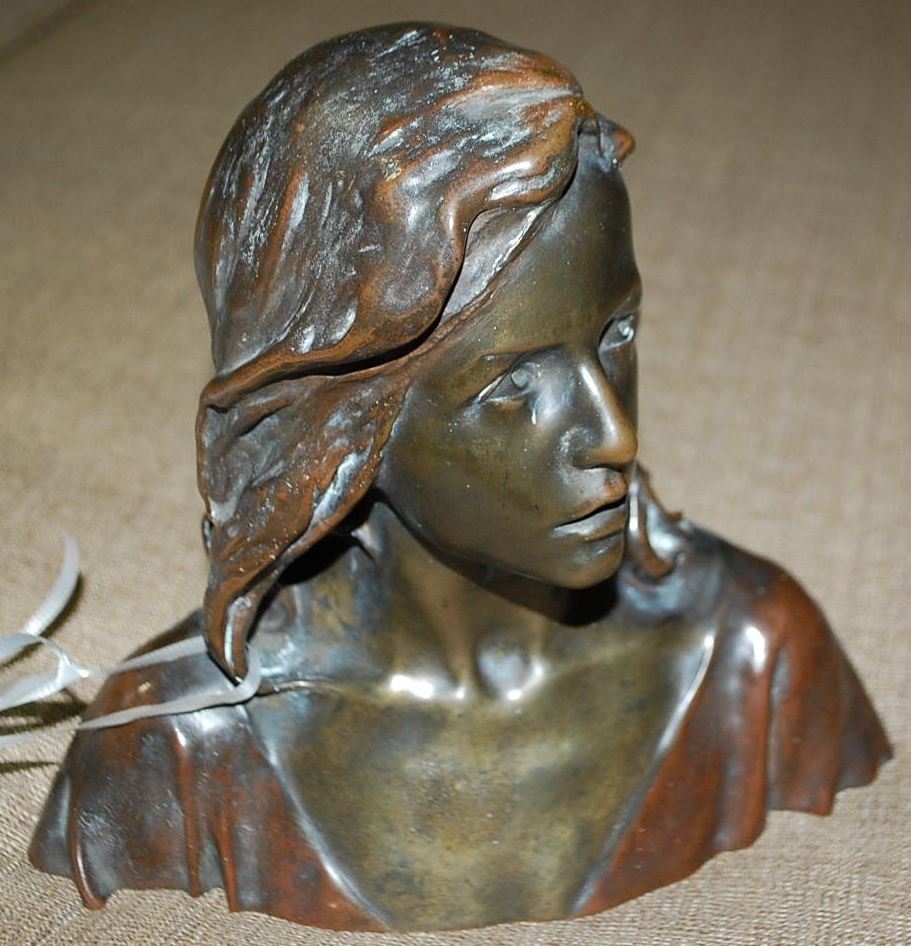 029: RAOUL FRANCOIS LARCHE BRONZE BUST OF MAIDEN: SIGNED BY LISTED ARTIST 1860-1912