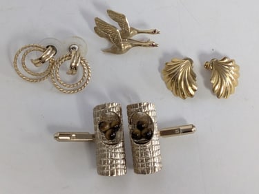 Lot of 14K Yellow Gold Jewelry Pieces 1.18 oz