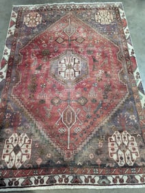 Shiraz Hand Knotted Rug 4.7 x 7 ft