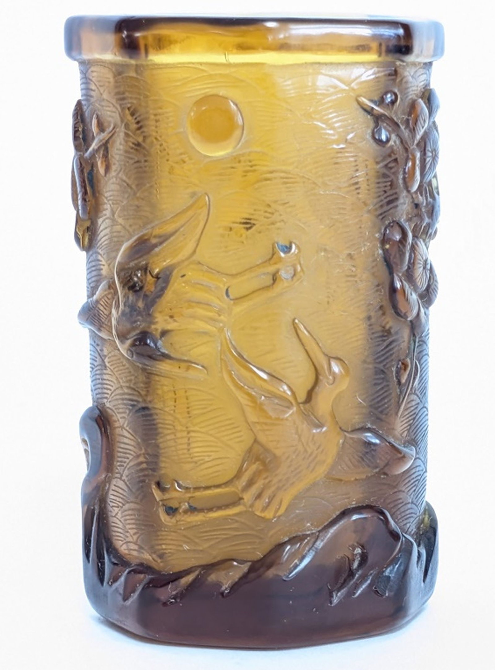 19thc Chinese Peking Glass Brush Pot 4.5"H: Beautiful antique Chinese Peking glass brush pot from the mid - late 19th century. 4.5H x 2.75W in. Absolutely lovely. Very good condition. Please view all photos for condition. Provenance: From a fin