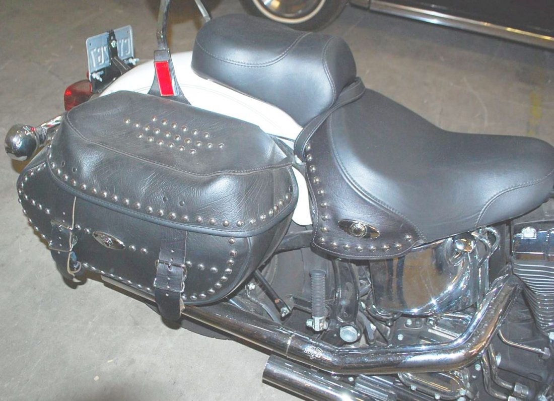 2004 HARLEY DAVIDSON FLSTC MOTORCYCLE - 3