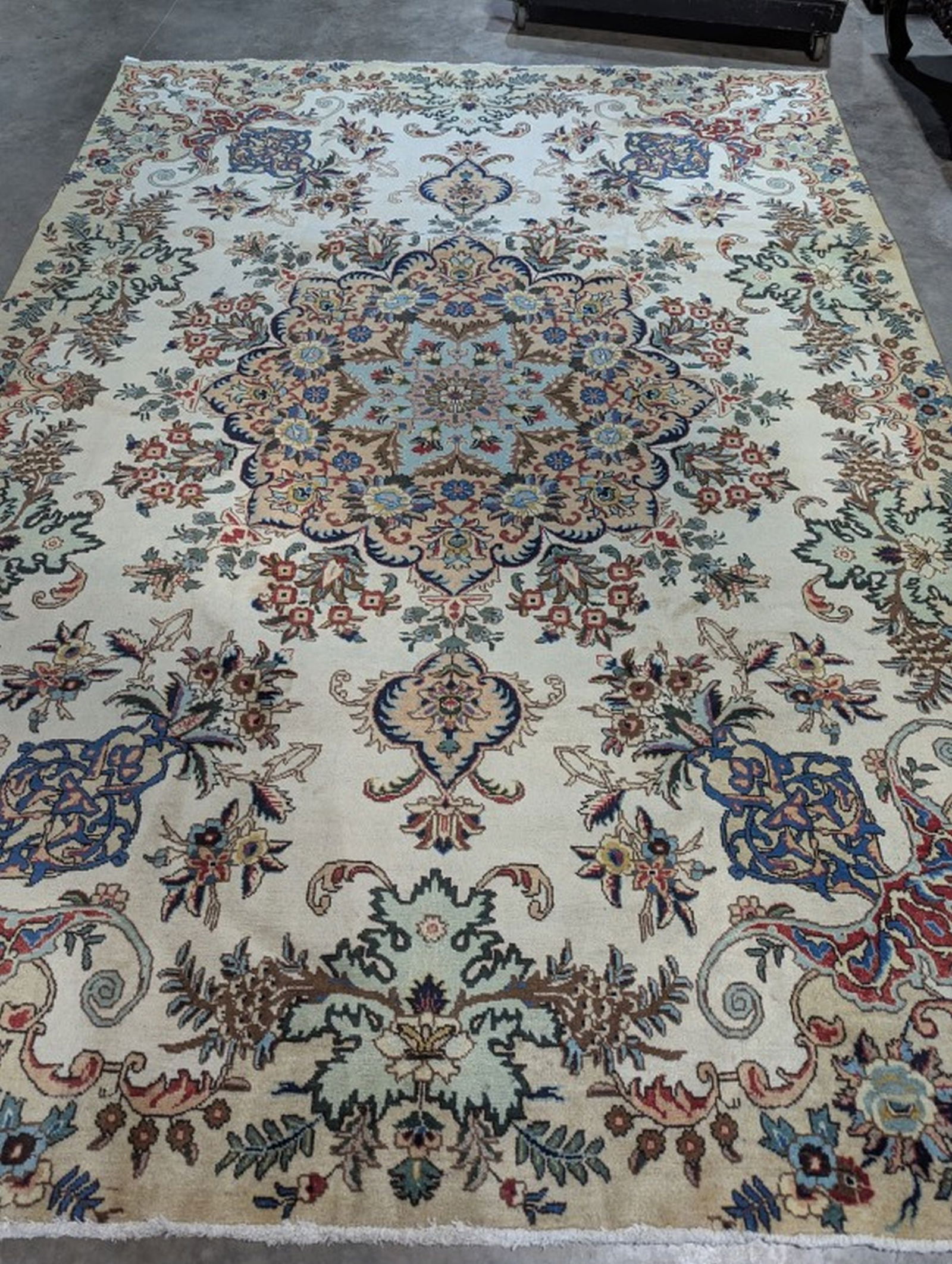 Tabriz Hand Woven Rug 8.3 x 11.8 ft (1 of 7)