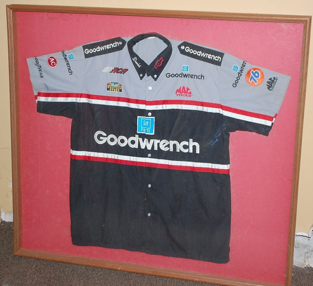 MR GOOD WRENCH EARNHARDT PIT CREW SHIRT: DAVIDS SMITH PITT CREW SHIRT SIGNED AND FRAMED