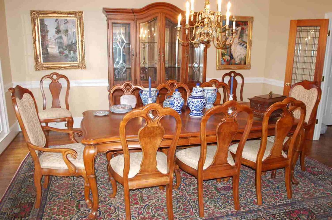 Thomasville 13 Piece Dining Room Suite Jan 01, 2014 Four Seasons