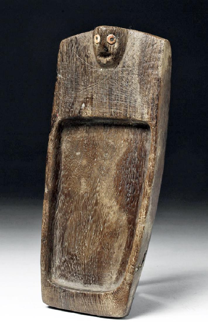 Huari Wood Snuff Palette - Face w/ Shell Eyes (1 of 3)