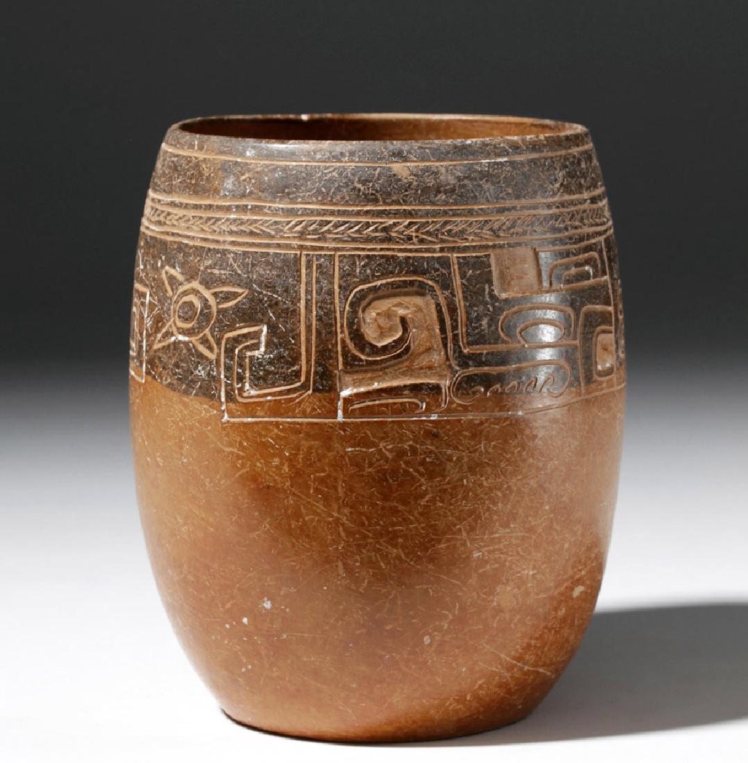 Unusual Mayan Pottery Jar w/ Scraffito Decorations (1 of 7)