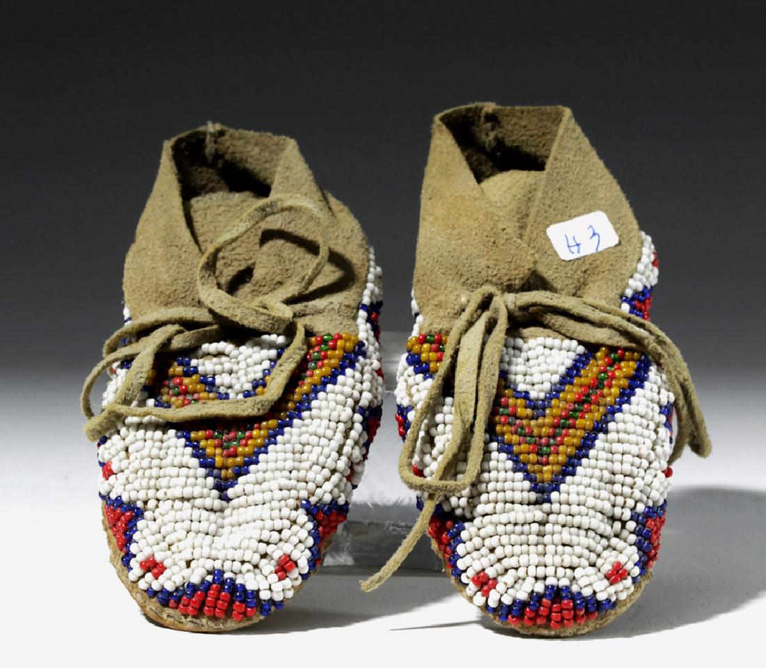 Early 20th C. Plains Indian Beaded Child Moccasins (1 of 6)