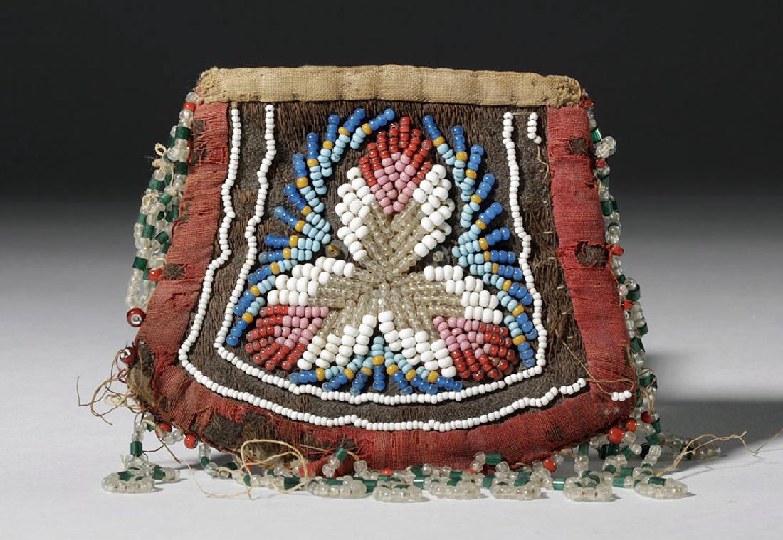 Ca. 1900 Native American Beaded Textile Coin Purse (1 of 7)