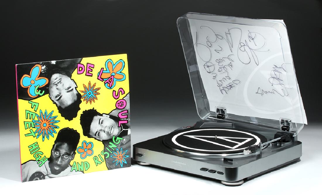 De La Soul Signed AudioTechnica Turntable & Album (1 of 4)