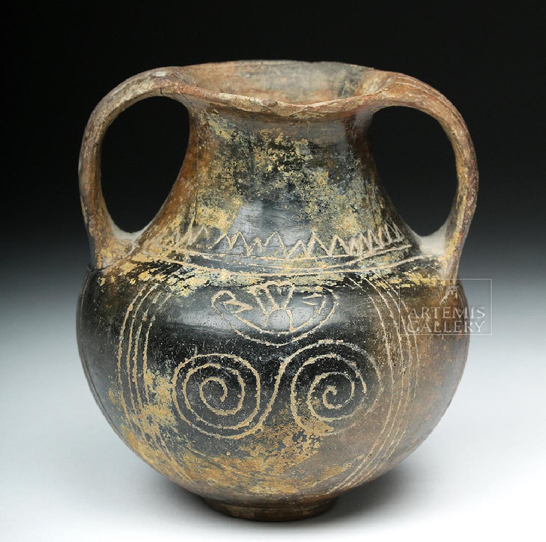 Villanovan Terracotta Amphora w/ Incised Lines (1 of 7)