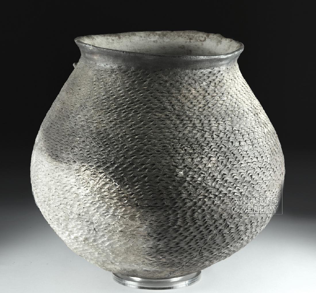 Large / Elegant Mogollon Corrugated Pottery Olla (1 of 6)
