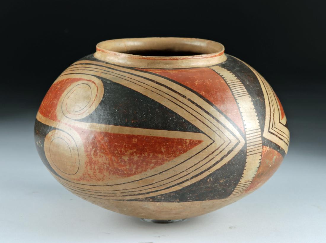 Casas Grandes Polychrome Pottery Vessel (1 of 6)