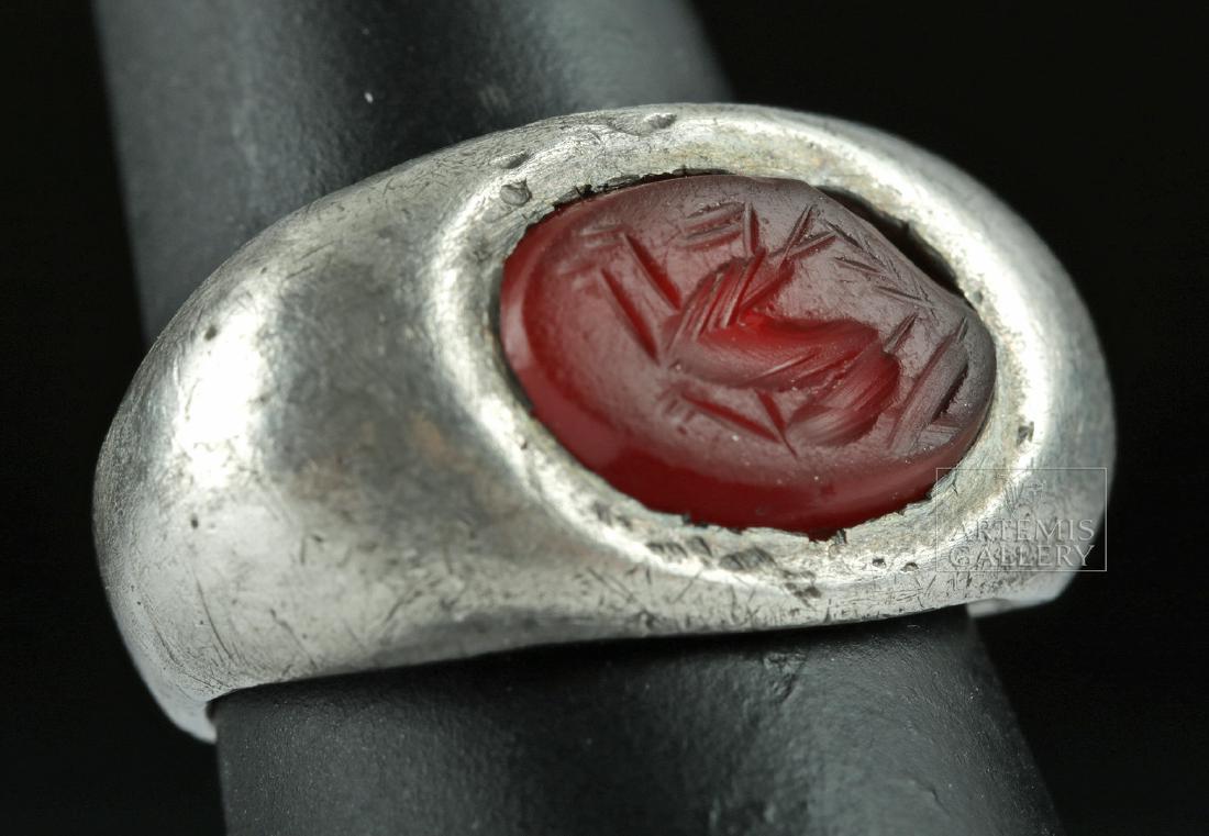 Roman Silver and Carnelian Intaglio Ring - 7.6 G (1 of 4)