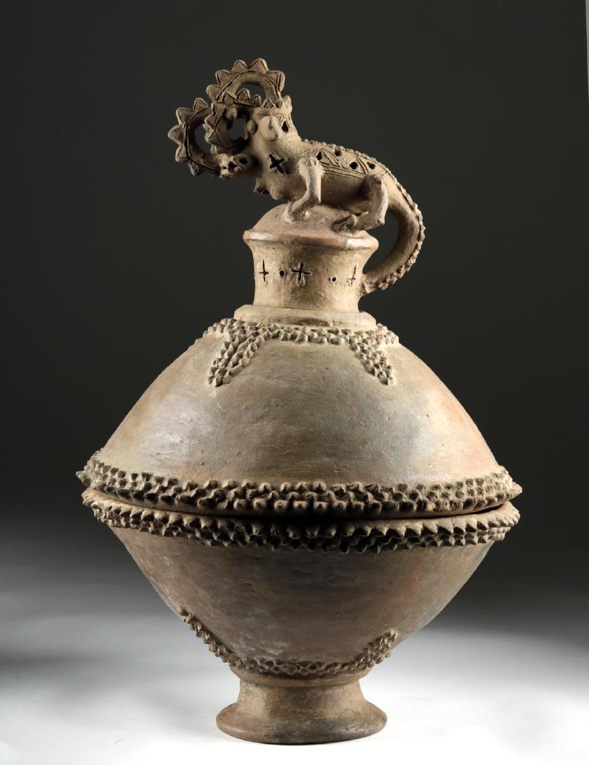 Exhibited Costa Rican Pottery Zoomorphic Incensario: Pre-Columbian, Central America, Costa Rica, Guanacaste / Nicoya, Potosi, ca. 600 to 1100 CE. A fabulous hand-built pottery incensario of an enormous size. The two-part vessel consists of a lower body
