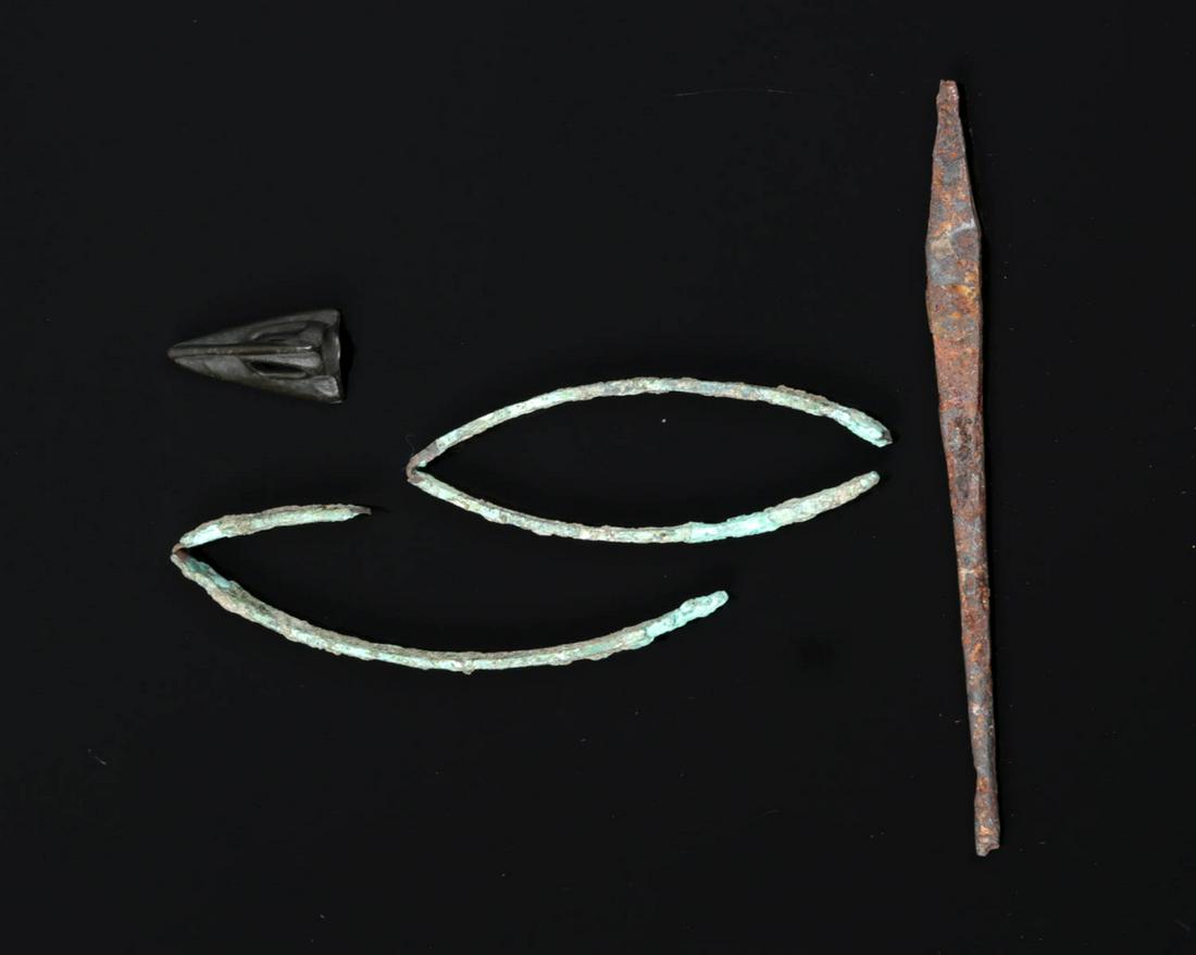 Four Near Eastern Bronze & Iron Items (1 of 4)