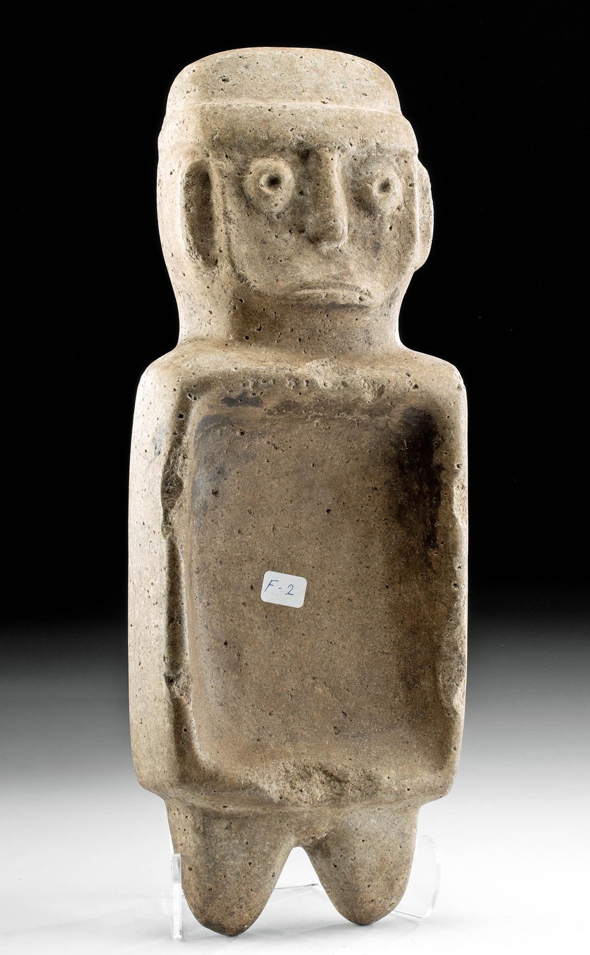 Condorhuasi / La Aguada Stone Figural Offering Dish: Pre-Columbian, Argentina, late Condorhuasi-Alamito to early La Aguada (also La Aquada) culture, ca. 600 to 800 CE. An intriguing offering dish that is carved from beige-hued hardstone presenting a hig