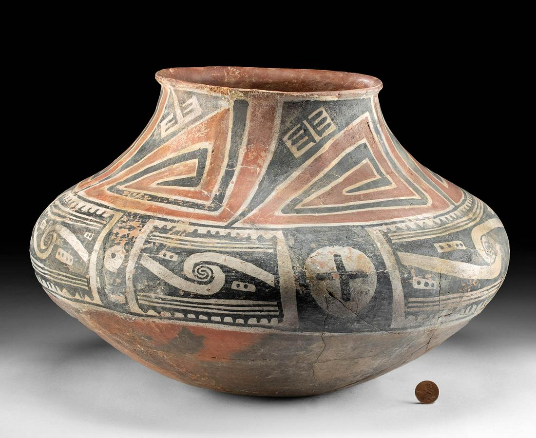 Large Gila Polychrome Pottery Olla: North America, Southwest, Southeastern Arizona, Anasazi / Ancestral Pueblo, Greater Mogollon, Greater Salado, Upper Gila (Highland Salado), ca. 1300 to 1450 CE. A stunning and quite sizeable Gila Sala