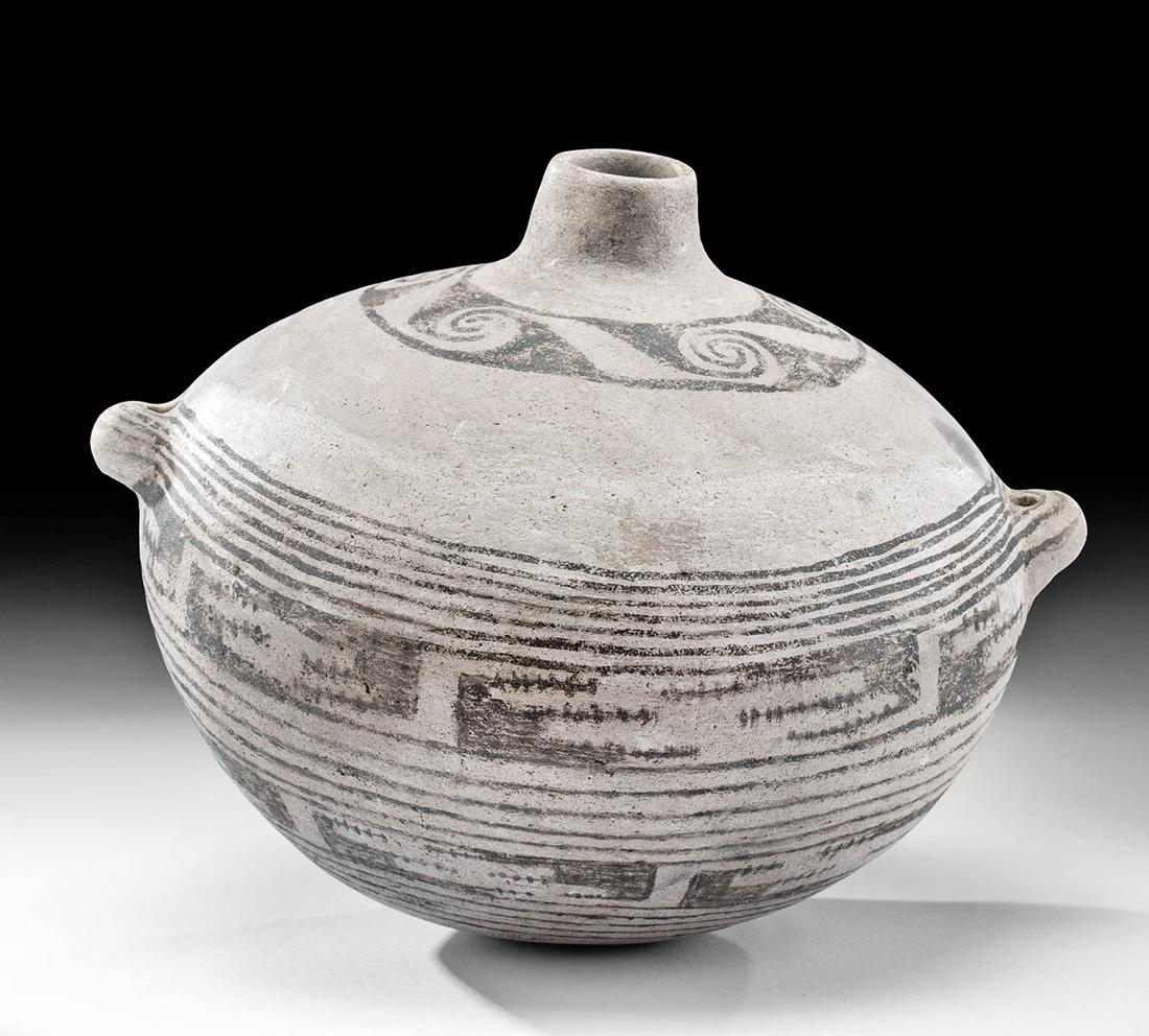 Anasazi Black-on-White Pottery Jar w/ Handles (1 of 6)