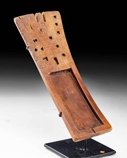 Tiahuanaco Wood Snuff Tray (Rapero): Pre-Columbian, Chile, San Pedro, Atacama Desert, Tiahuanaco / Tiwanaku, ca. 400 to 700 CE. A fabulous hand-carved wooden snuff tray, known as a rapero, of a rectangular form with a recessed