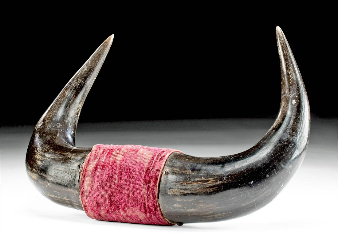 Antique American Buffalo Horns (1 of 3)