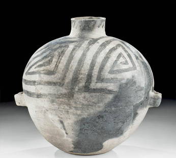 Impressive Prehistoric Anasazi Chaco Pottery Olla: Native American, Southwestern United States, Four Corners region, New Mexico, Chaco Canyon area, Pueblo I/II (Anasazi) period, ca. 900 to 1030 CE. A magnificent, massive pottery bowl presenting with