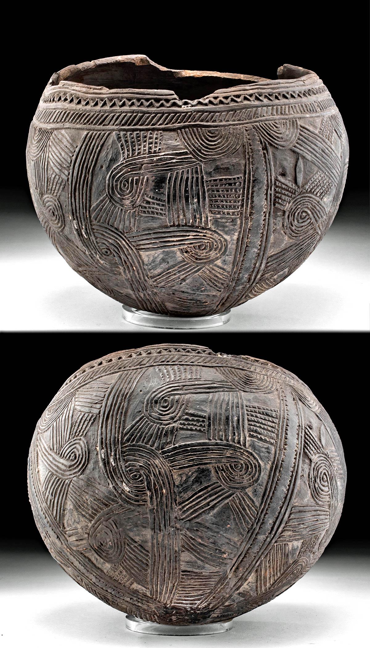 Early 20th C. Papua New Guinea Pottery Bowl (1 of 7)