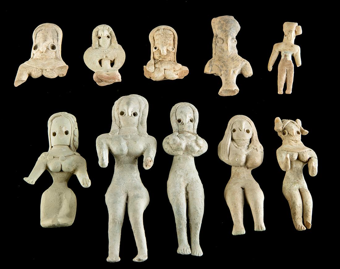 Ancient Indus Valley Mehrgarh Pottery Female Figures: Ancient Central Asia, Indus Valley, Mehrgarh period, ca. 3500 to 2800 BCE. A fabulous ensemble of 10 characteristically abstract Indus Valley females, 6 full figures and 4 torsos, each with a highly s