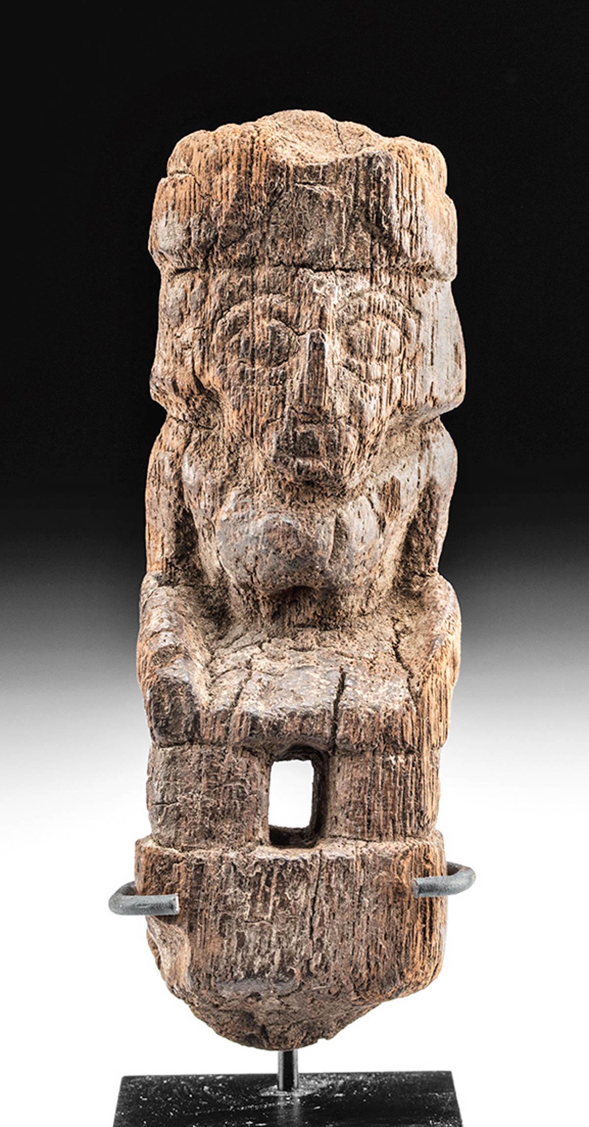 Chimu Wood Figure of a Kneeling Lord King (1 of 4)