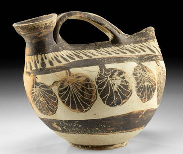 Rare Apulian / Messapian Pottery Askos TL Tested: Magna Graecia, South Italic, Apulia, Messapian, ca. 5th to 3rd century BCE. A gorgeous pottery askos presenting a bulbous body sitting upon an applied, discoid foot. Slightly resembling a bird or a