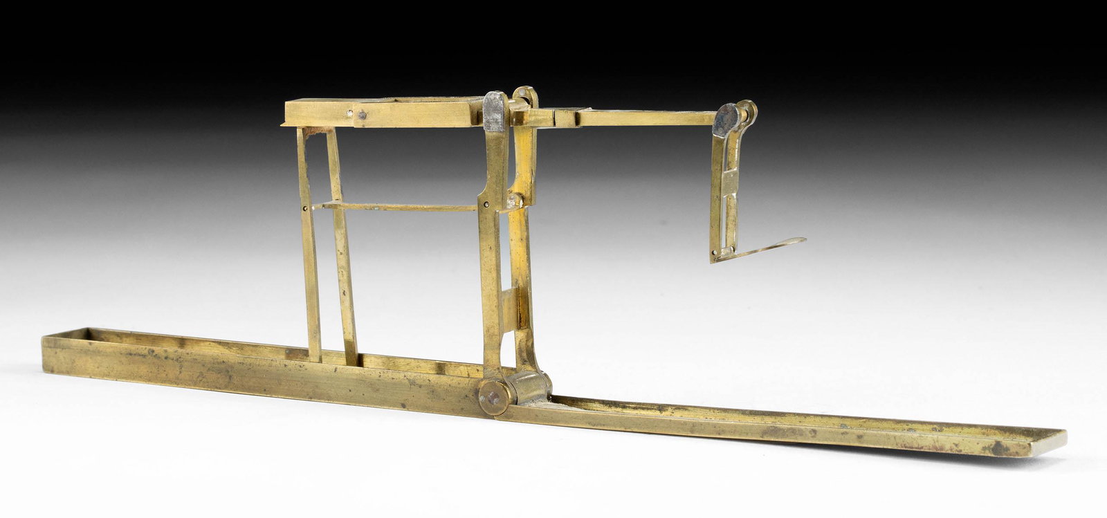 18th C. English Brass Guinea Coin Folding Scale (1 of 3)