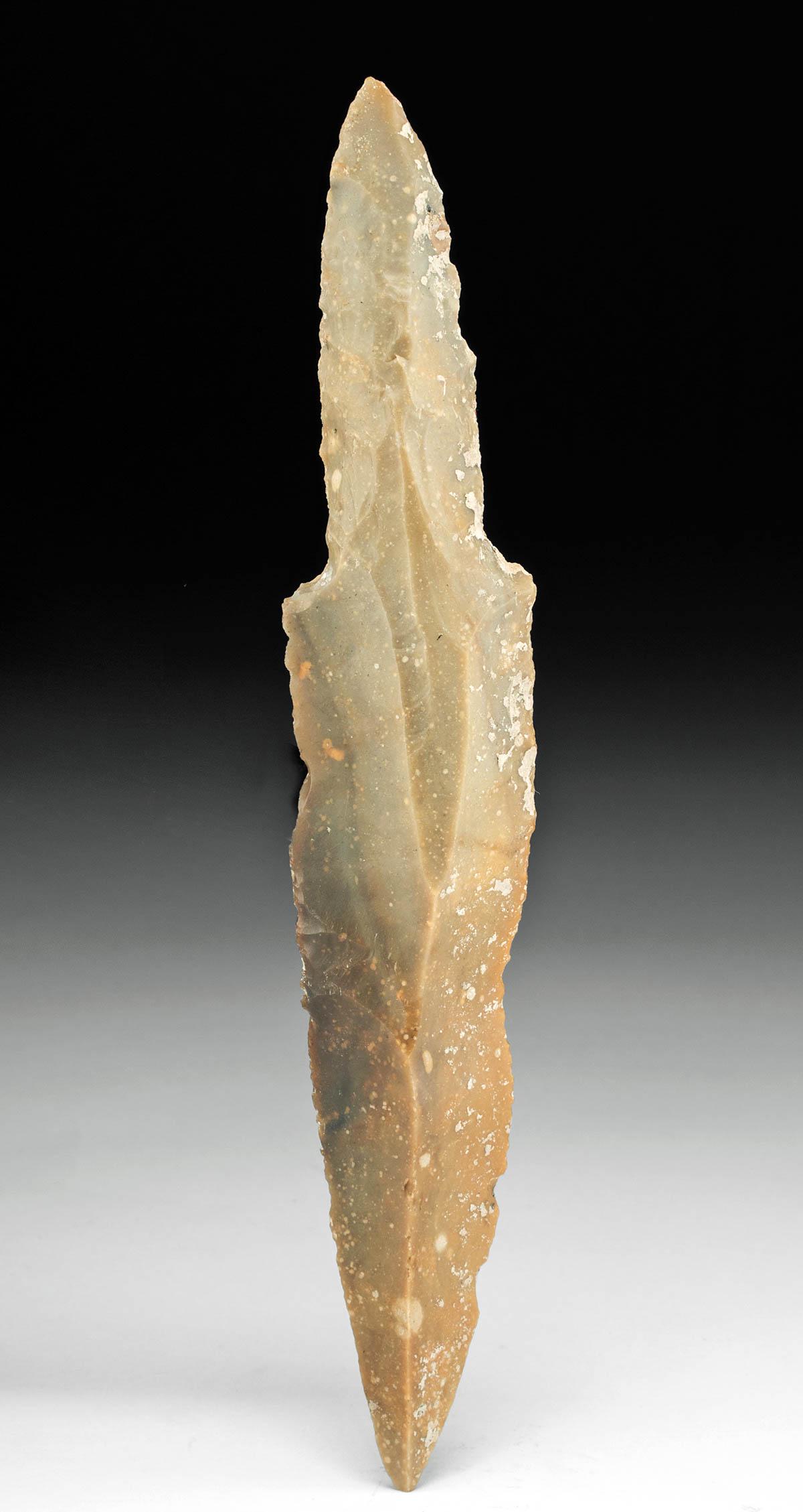 Fine Belize Maya Chert Ceremonial Dagger (1 of 3)
