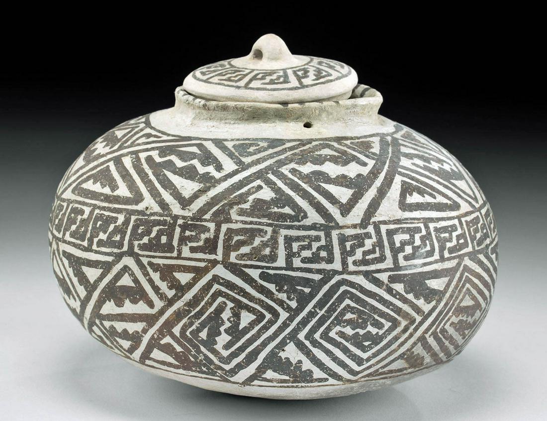 Anasazi Tularosa Black-on-White Lidded Seed Jar (1 of 3)