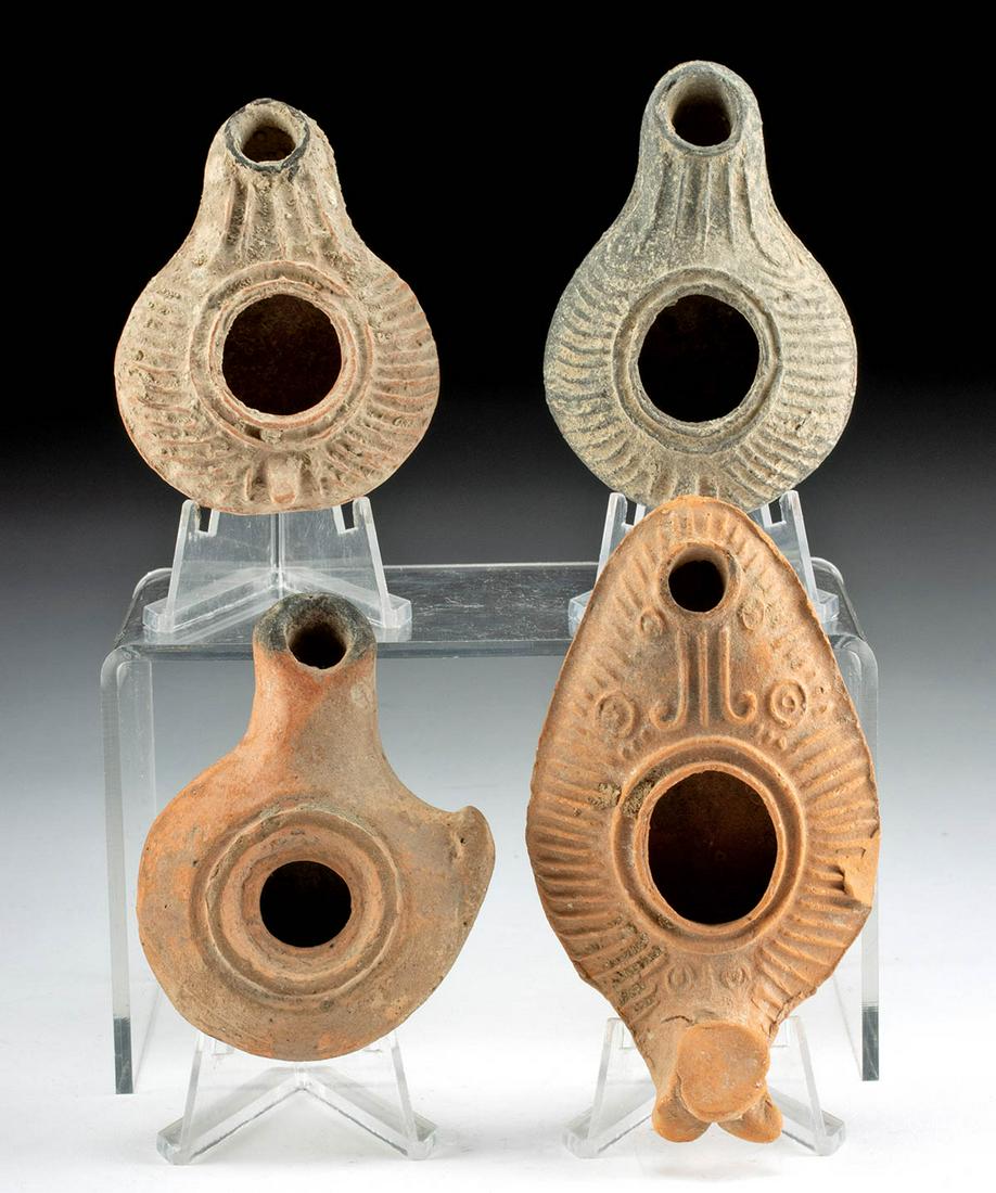 Group of 4 Roman Pottery Oil Lamps (1 of 2)
