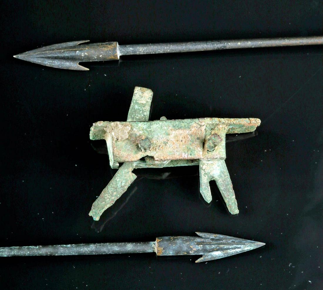 Chinese Warring States Bronze Crossbow Trigger (1 of 5)
