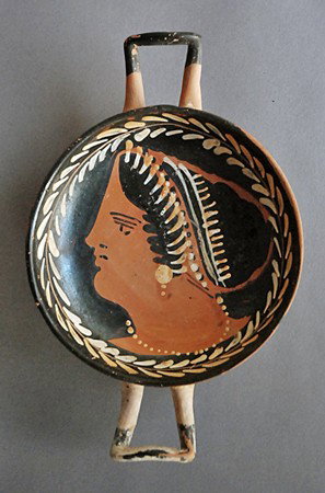 A Greek / Apulian Red Figure Kylix