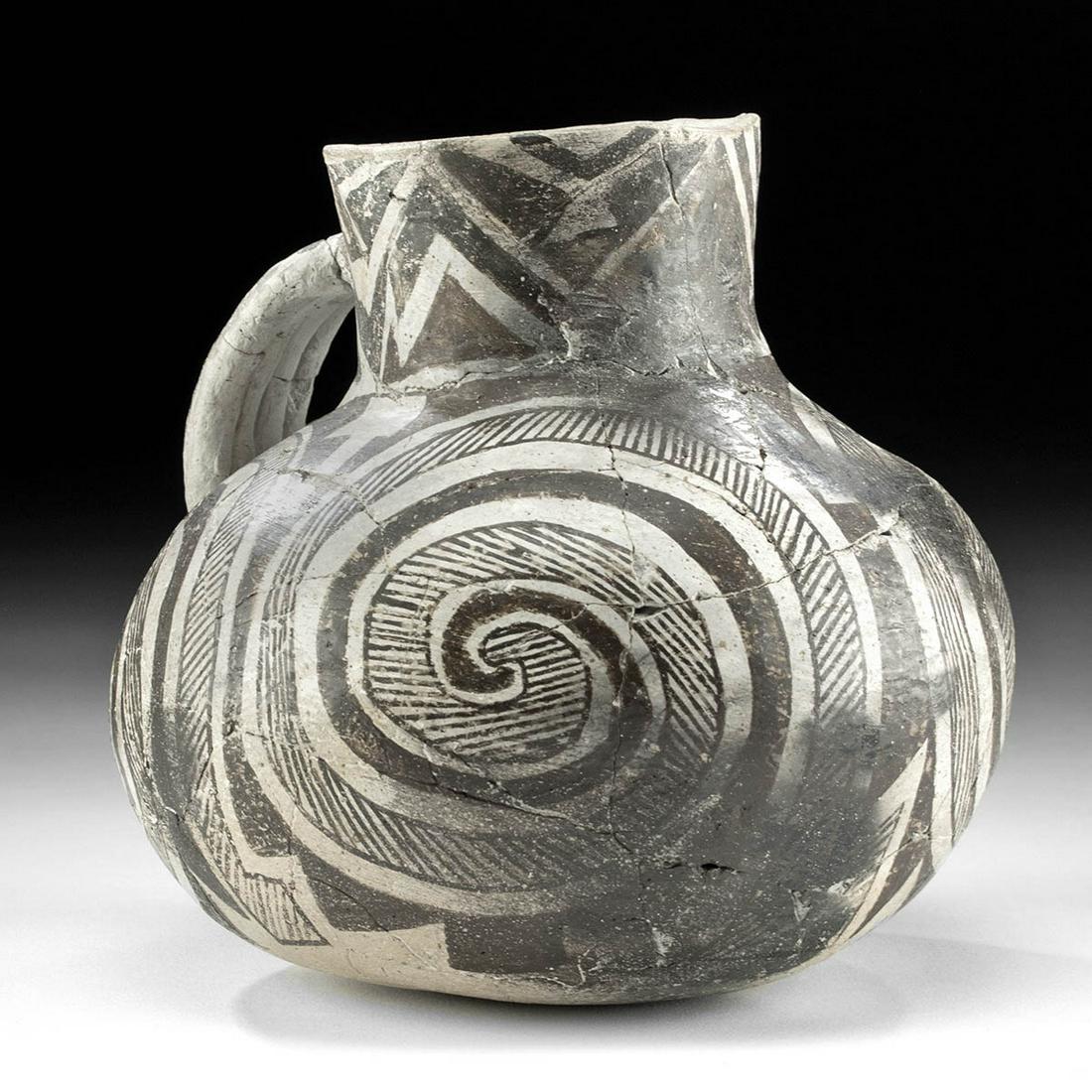 Prehistoric Anasazi Mogollon Black on White Jug: Native American, Southwestern United States, southwest New Mexico, villages in southern Cibola Anasazi / northern Mogollon, Ancestral Puebloan (Anasazi) culture, ca. 875 to 1050 CE. A lovely pottery p
