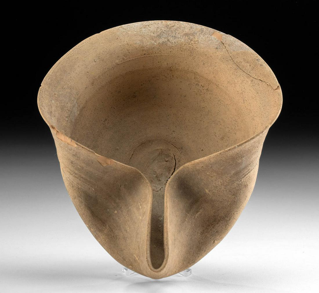 Ancient Near East Pottery Oil Lamp w/ Pinched Spout (1 of 4)