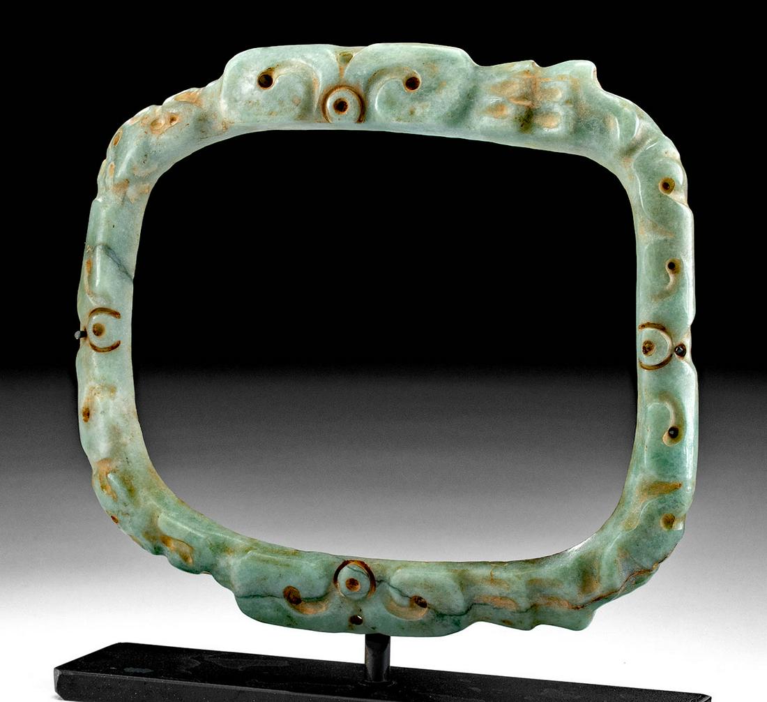 Stunning Olmec Jadeite Ceremonial Pectoral / Mask (1 of 4)