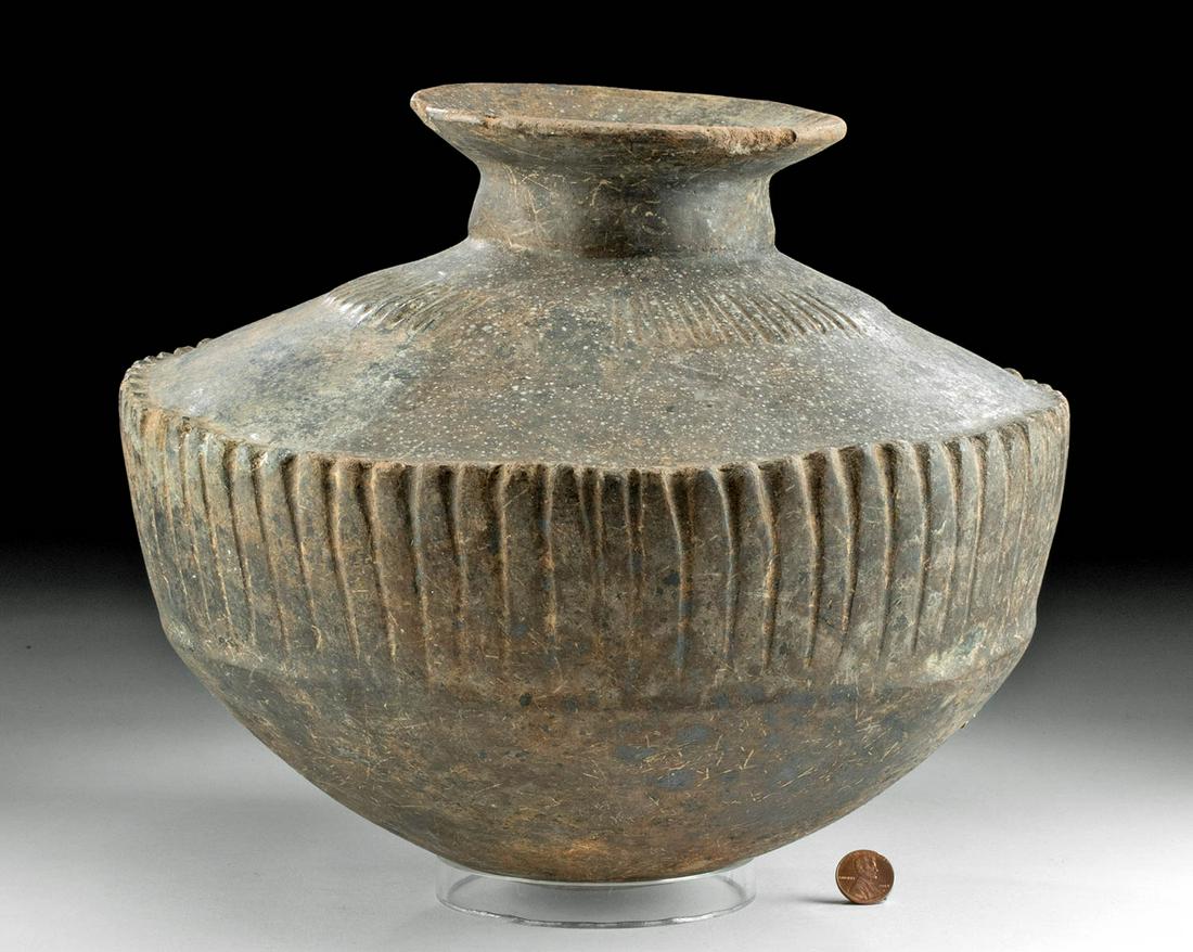 Colima Blackware Jar w/ Vertical Ridge Motifs (1 of 4)