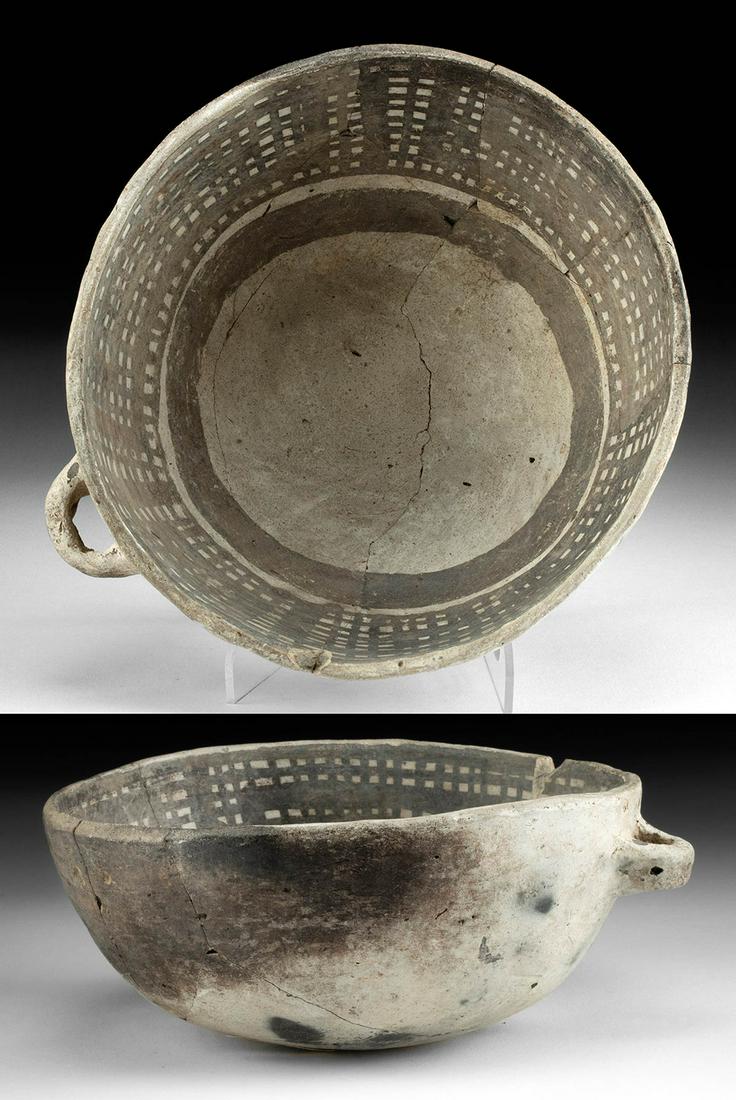 Prehistoric Anasazi Kayenta Black on White Handled Bowl (1 of 5)