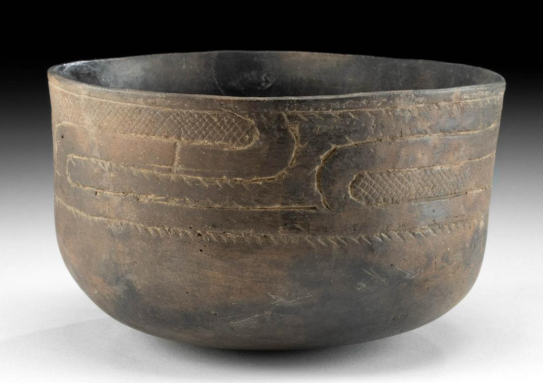 Mississippian Pottery Bowl w/ Incised Motifs (1 of 4)