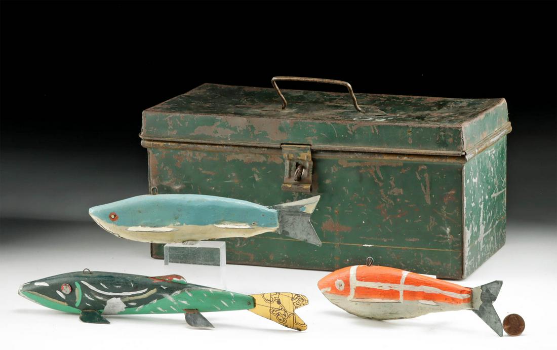 Antique Tin Tackle Box + 3 Wood Ice Fishing Decoys (1 of 4)