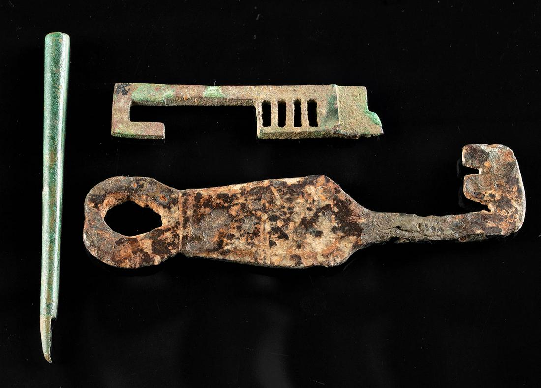 Ancient Roman Iron Key, Bronze Latch + Stylus Pen (1 of 2)