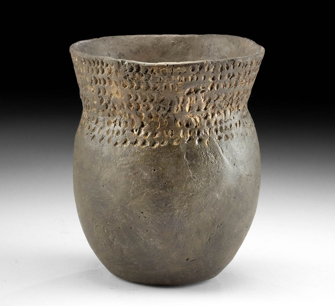 Prehistoric Mississippian Caddo Pottery Vessel (1 of 4)