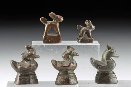 Figurines & Miniatures