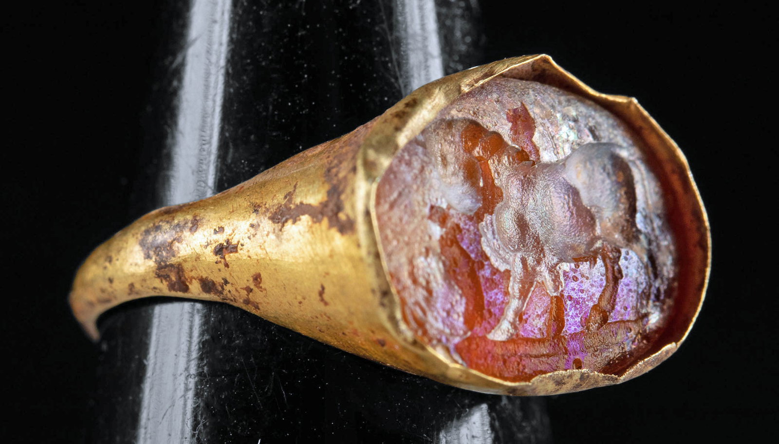 Roman Gold Ring w/ Glass Intaglio River God Achelous (1 of 4)